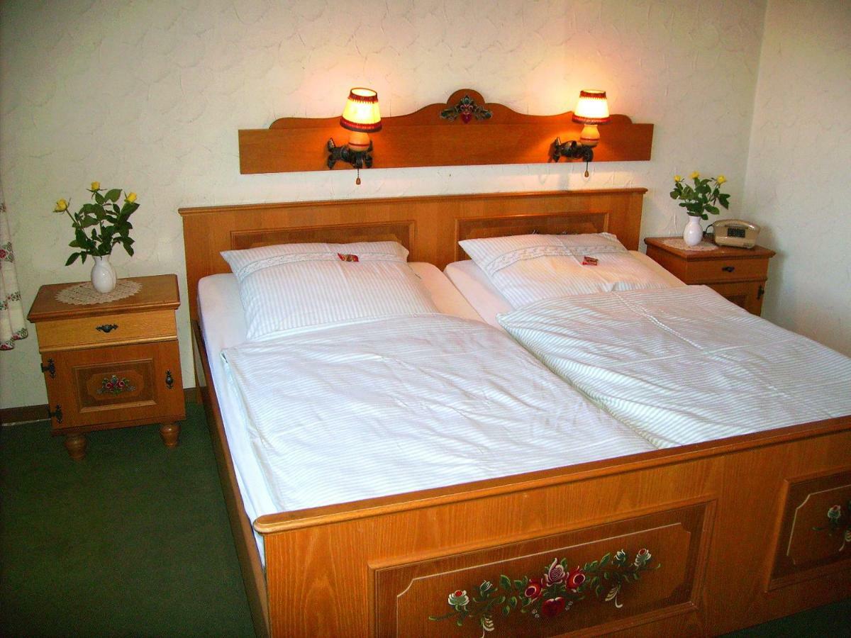 Hotel Garni Huttenhof Kall Ngoại thất bức ảnh